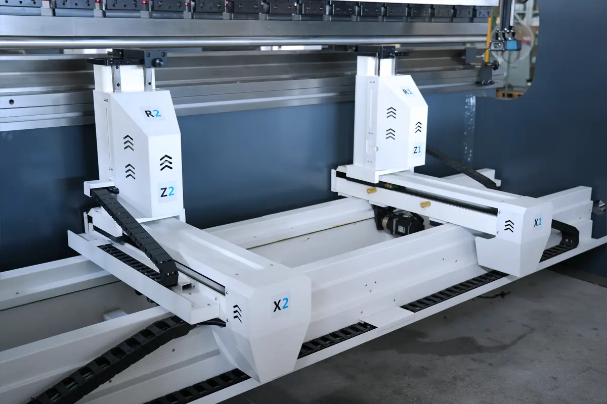 MB8 Series Press Brake with DA-53Tx 29 6 axis backgauge