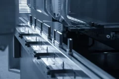 ضبط زاوية الانحناء لآلة الانحناء