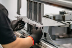 Hydraulic shearing machine for metal fabrication