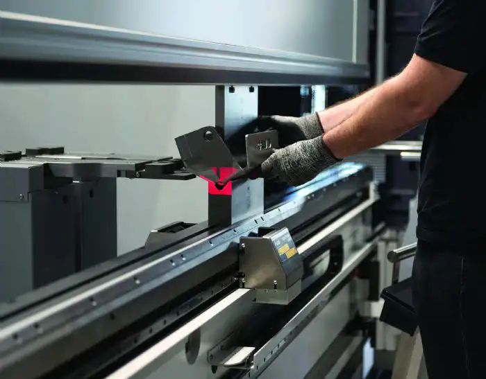 6 Steps to Help You Buy the Most Suitable Sheet Metal Bending Machine 3 Intro Press Brake Accuracy LVD