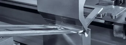 An In-Depth Exploration of the 3.2m Press Brake: Features, Advantages, and Applications 5 bending