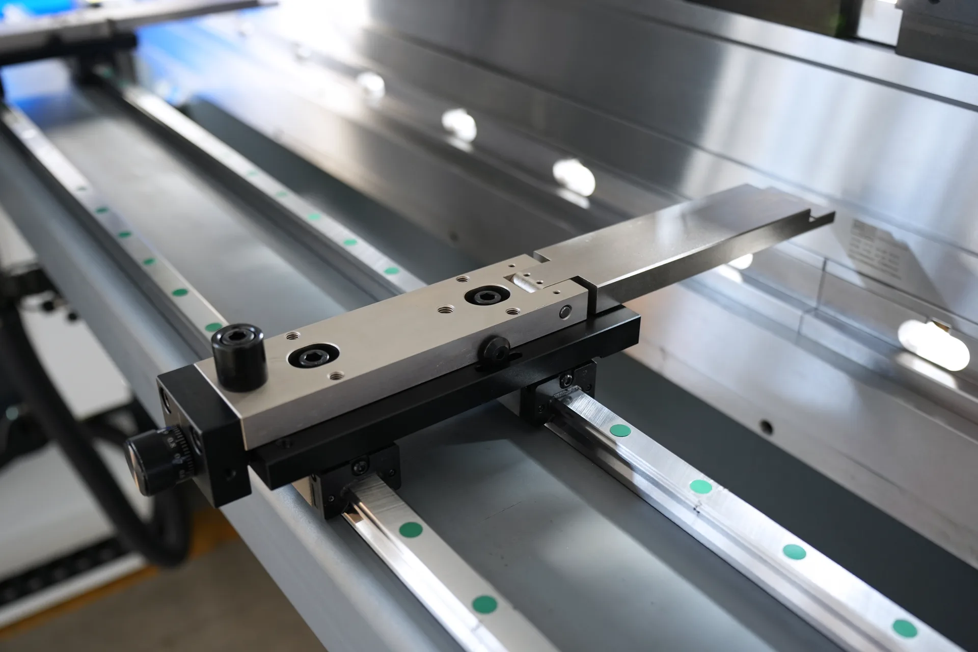 MB8 Series Press Brake with DA-53Tx 15 Back Finger Stoper