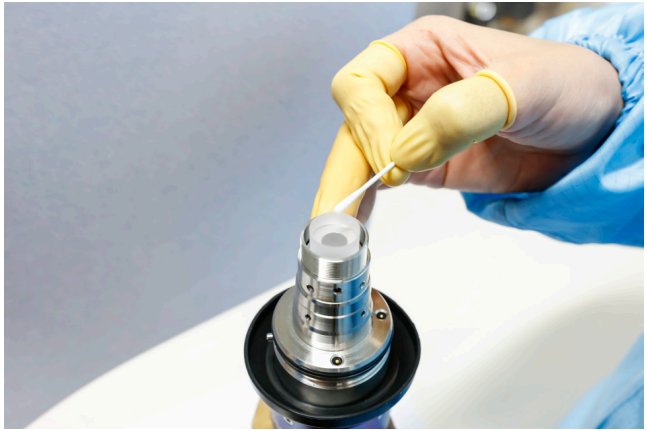 12000W Fiber Laser Source Manual 36 Cotton swab to wipe quartz rod