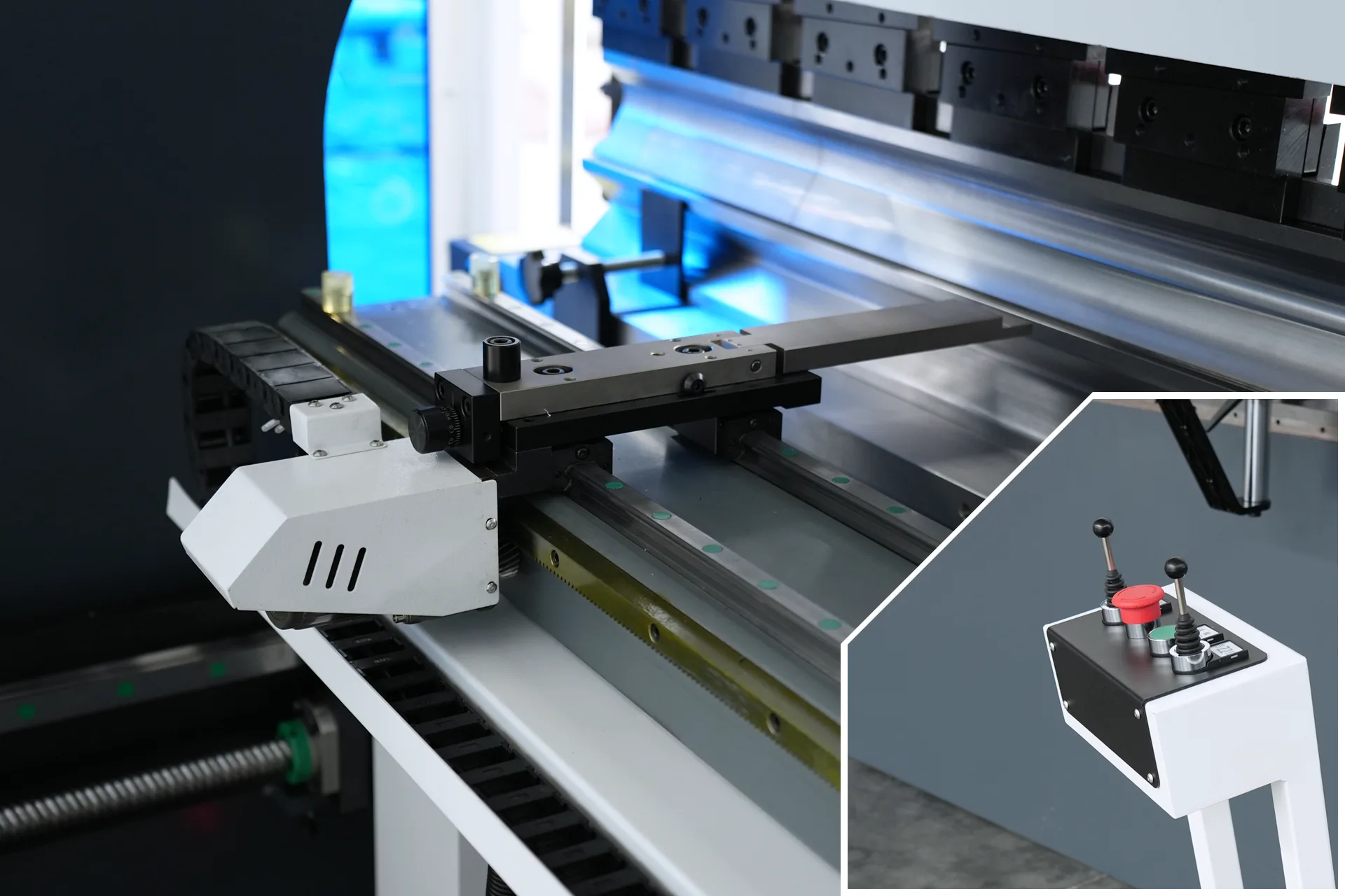 MB8 Series Press Brake with DA-53Tx 26 Manual Electric 4+1+2 Axis Back Gauge