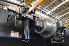 как работает гидравлический листогибочный пресс