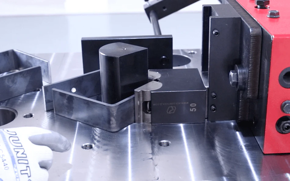 What Is A Horizontal Press Brake? 4 Horizontal press brake machine