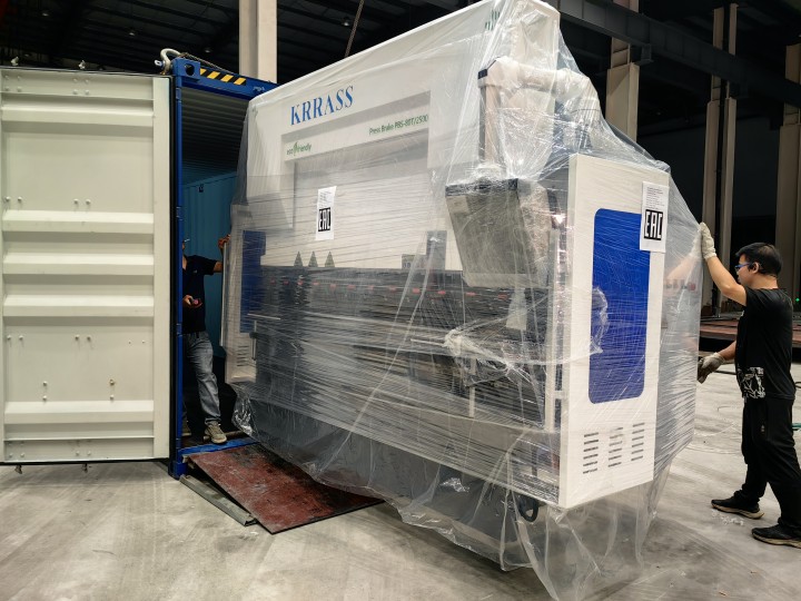 PBS-80T2500 CNC Press Brake 2 PBS-80T2500 CNC Press Brake