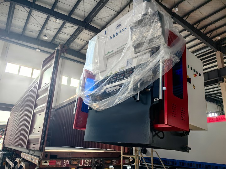 Saudi Arabia-1 Set PBE-50T1600 Hybrid Press Brake And 1 Set WC67K-160T3200 NC Press Brake 3 Saudi Arabia-1 Set PBE-50T1600 Hybrid Press Brake And 1 Set WC67K-160T3200 NC Press Brake