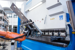 Stainless sheet bending machine