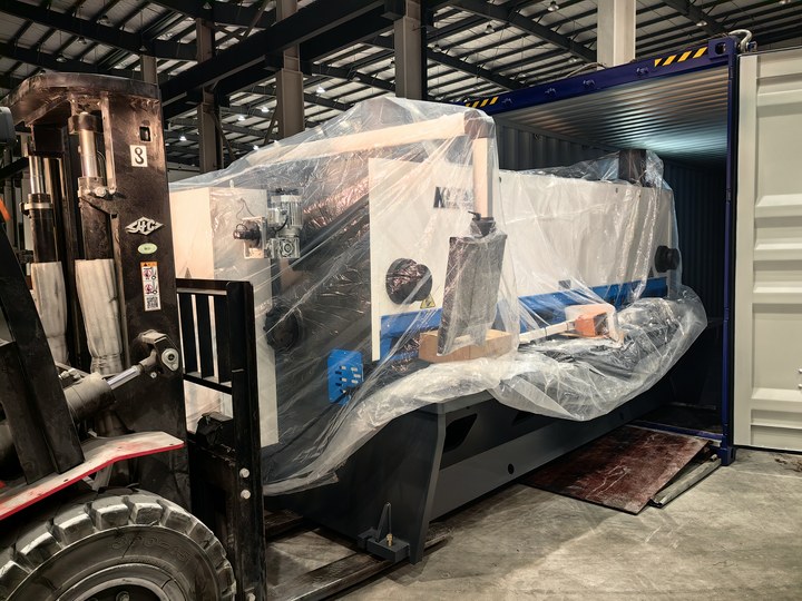 Türkiye-1 Set QC11K-12X3200 Shearing Machine 2 Türkiye-1 Set QC11K-12X3200 Shearing Machine