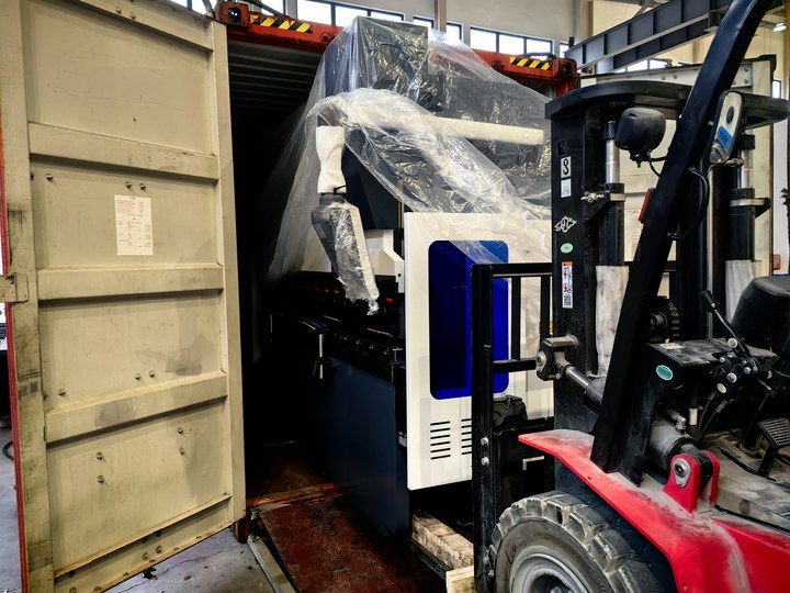 Vietnam-WC67K-100T3200 NC Press Brake