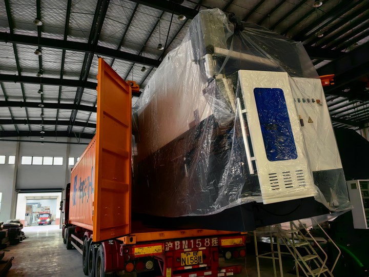 Romania-1 Set MB8-250T4000 CNC Press Brake And 1 Set RAS-3015 3000W Laser Cutting Machine And 1 Set RAS-3015 6000W Laser Cutting Machine