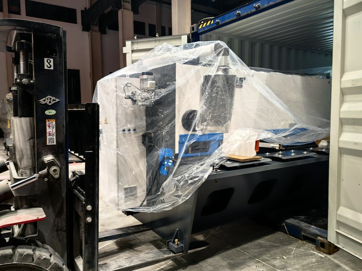 6X3200 Shearing Machine