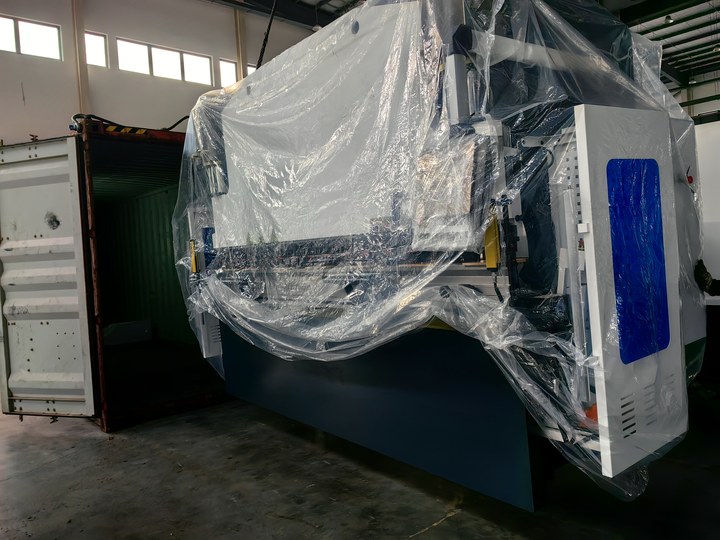 Uzbekistan-1 Set MB8-175T3200 CNC Press Brake And 1 Set QC11K-63200 Shearing Machine