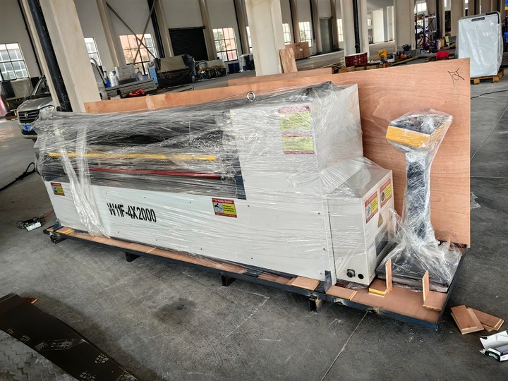 Slovenia-W11F 4X2000 Rolling Machine