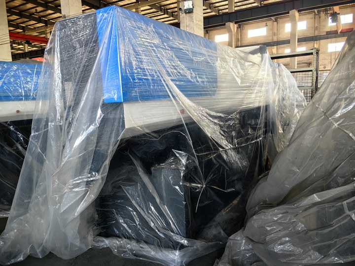 Republic of Lithuania-HRK-1250X3200 V Grooving Machine