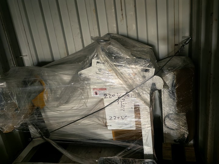 Ecuador-APA 160T Power Press 3 Ecuador-APA 160T Power Press